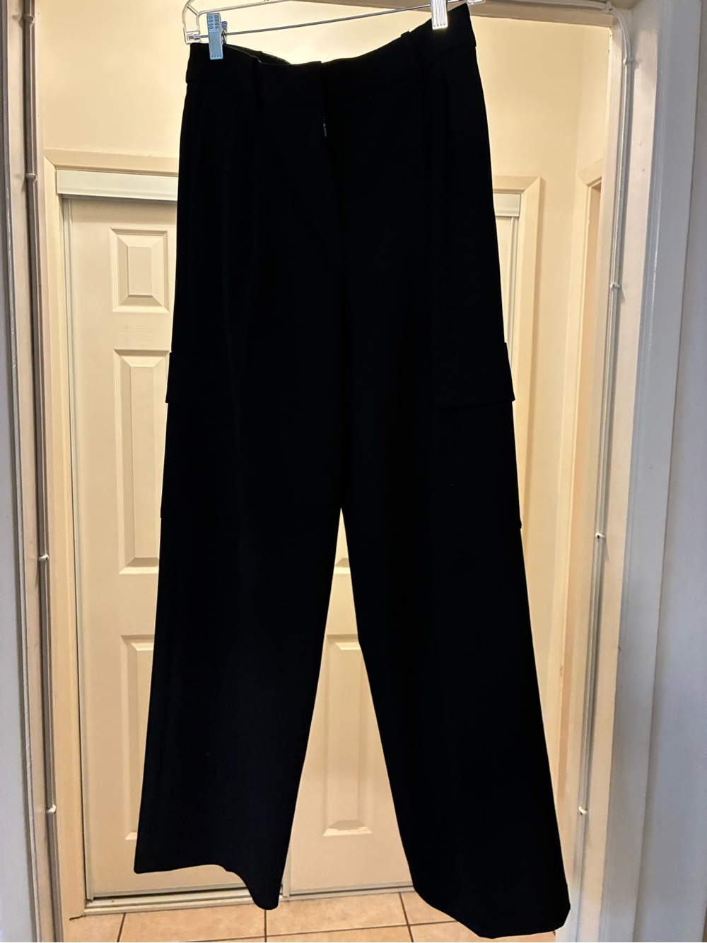 Babaton Black Wide-Leg Cargo Pants - Picture 5 of 7
